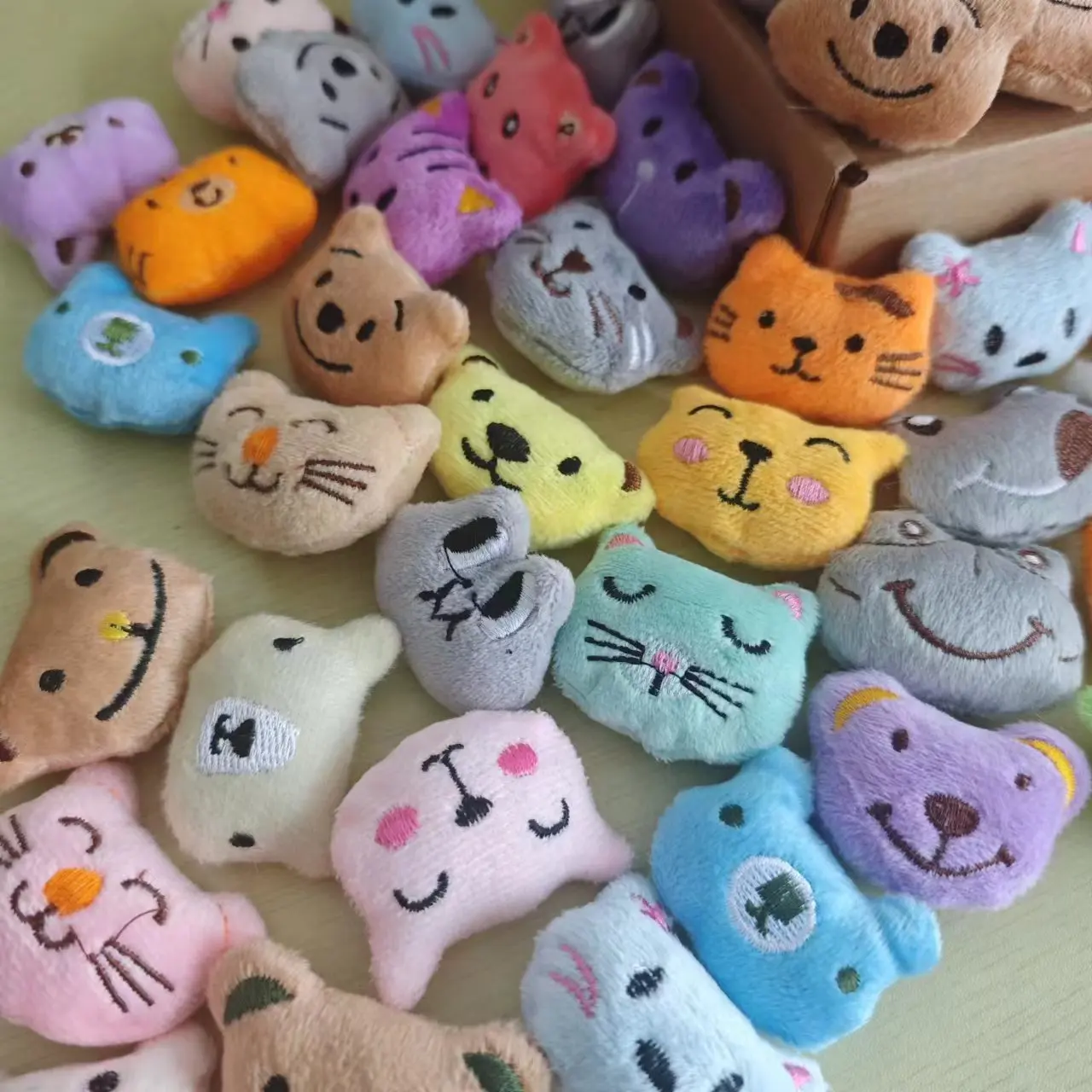 มินิน่ารักตุ๊กตาสัตว์ตุ๊กตา 5- - Claw Crane Machine บทวิจารณ์และราคา